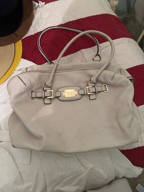 Michael Kors Light Beige/cream/white Leather Tote with Gold Hardware